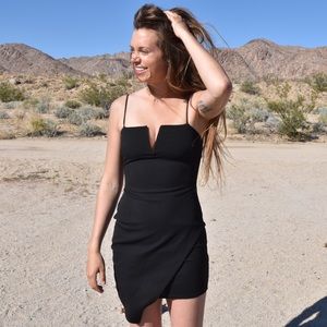 Windsor Dress V Neck - Size Medium